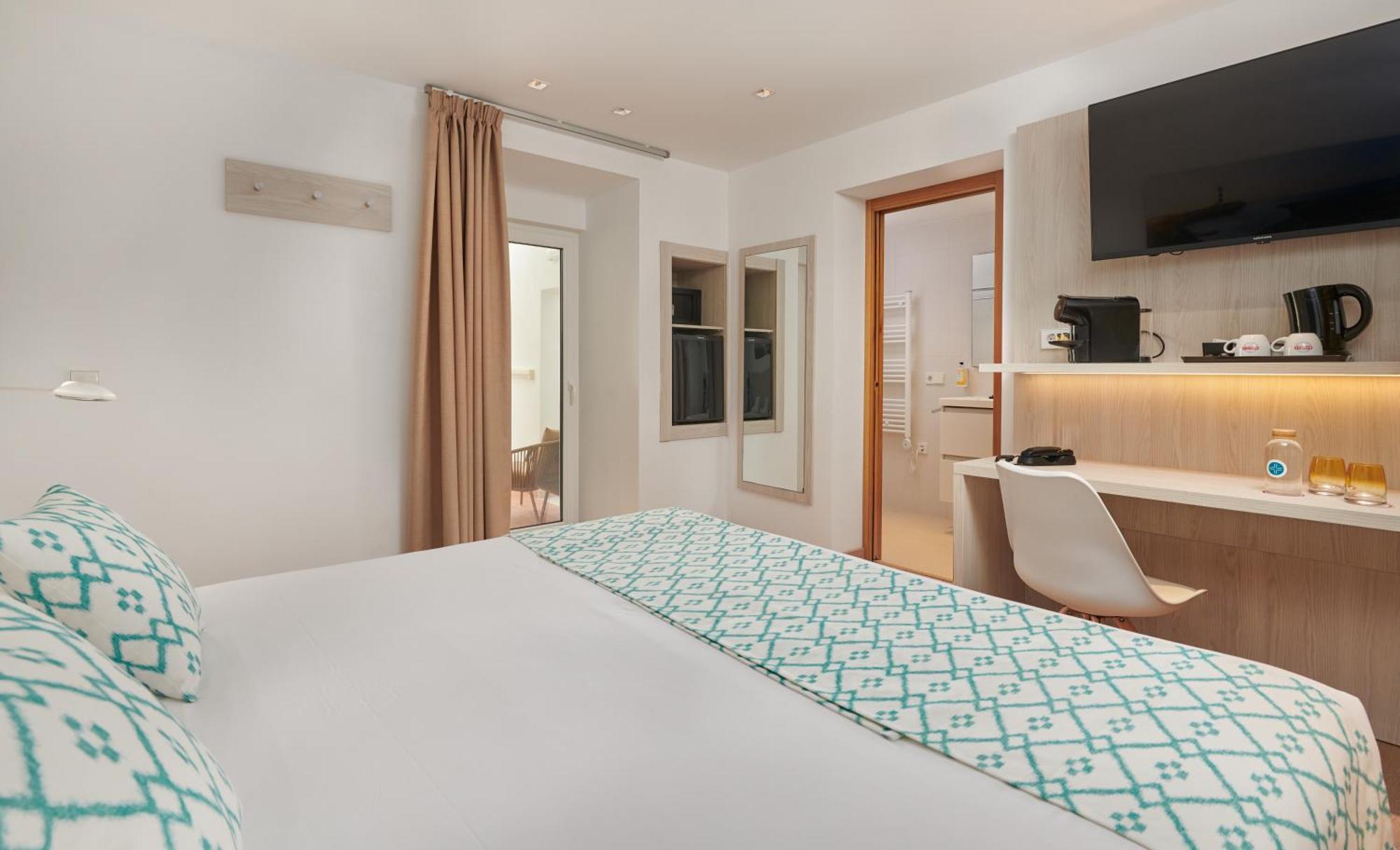Hotel Colonial Colonia de Sant Jordi ภายนอก รูปภาพ